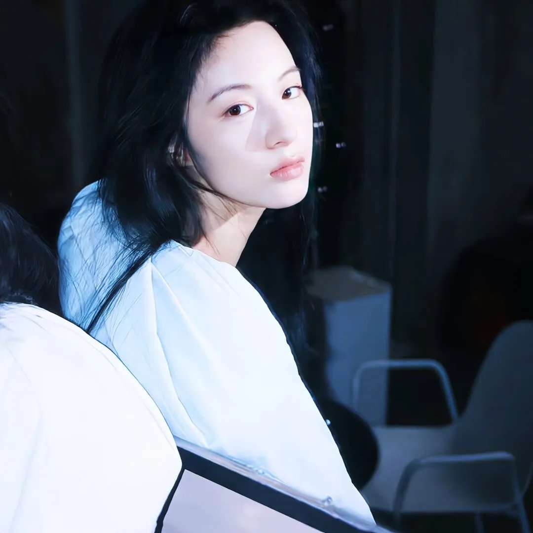 隔壁的吸血鬼美眉